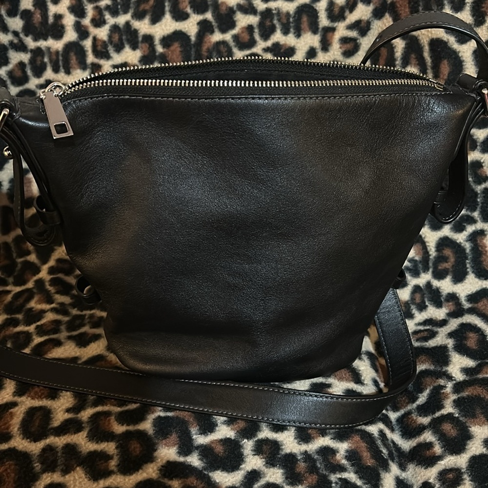 Marc Jacob’s black and silver crossbody - Picture 3 of 4